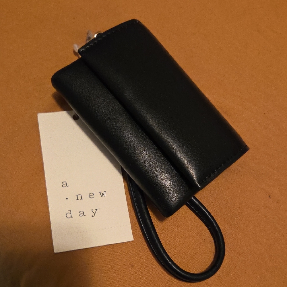 A New Day Elegant Black Wristlet